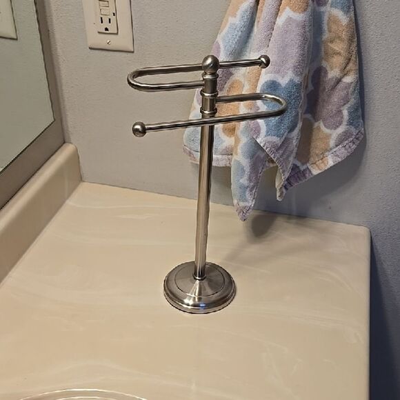 Silver Towel Holder Gatco Counter Top S Style Satin Nickel Look Bath Home Decor - Picture 1 of 5